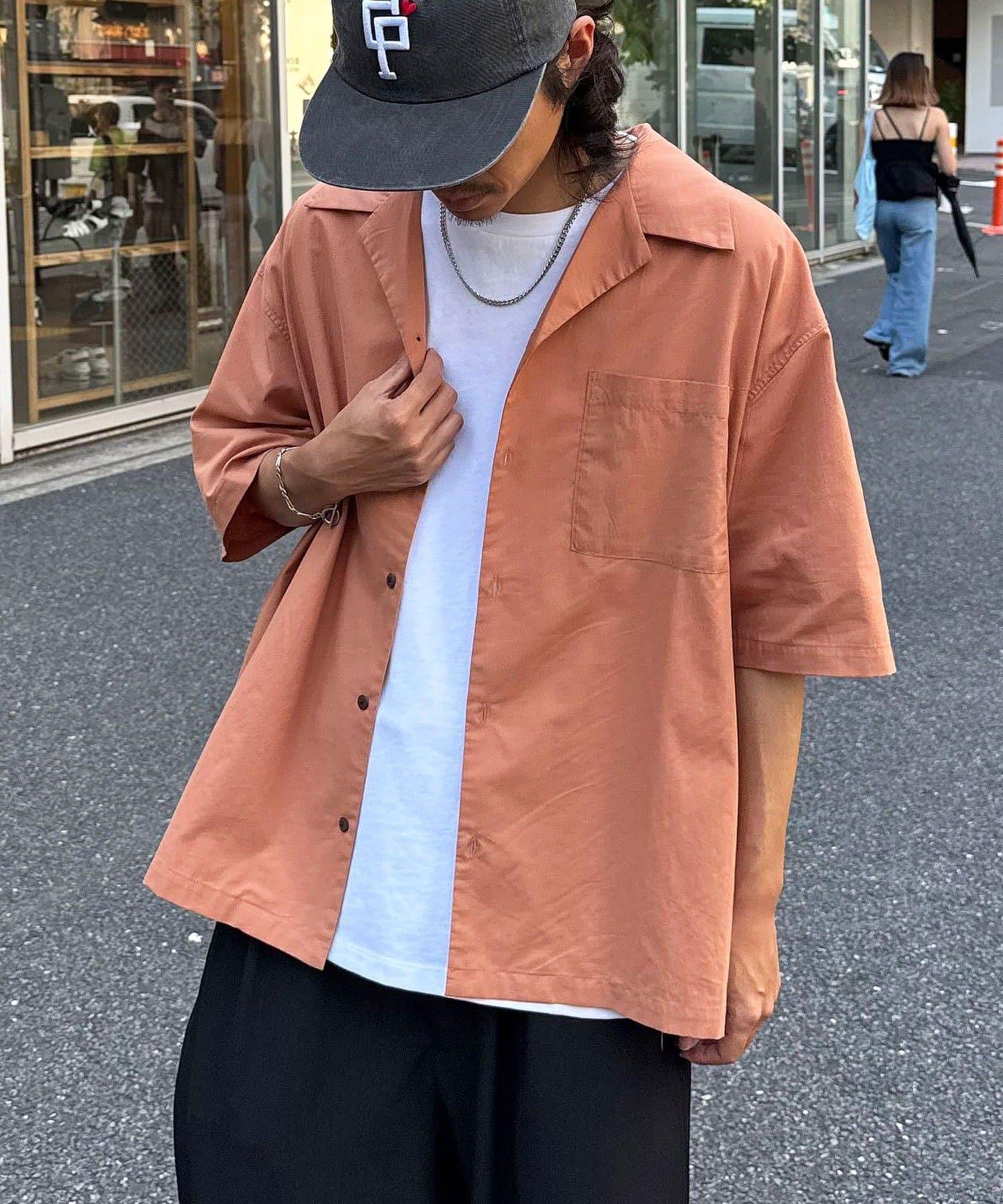 復古風開領襯衫