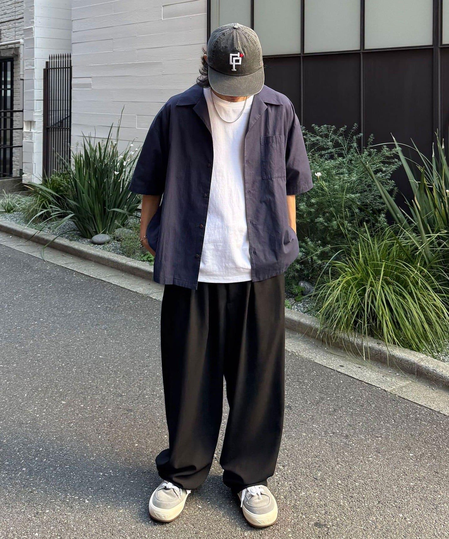 復古風開領襯衫