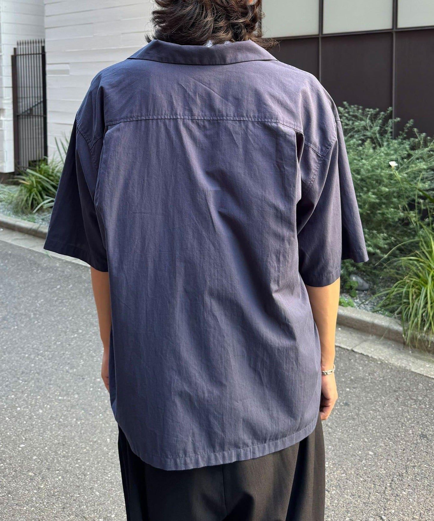 復古風開領襯衫