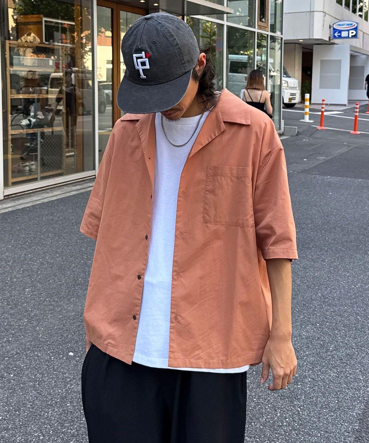 復古風開領襯衫
