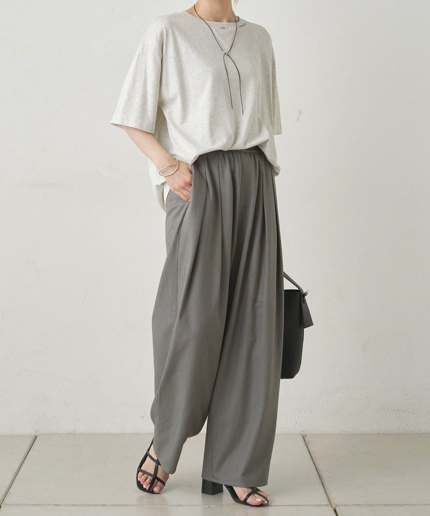 雙褶高腰彈力褲