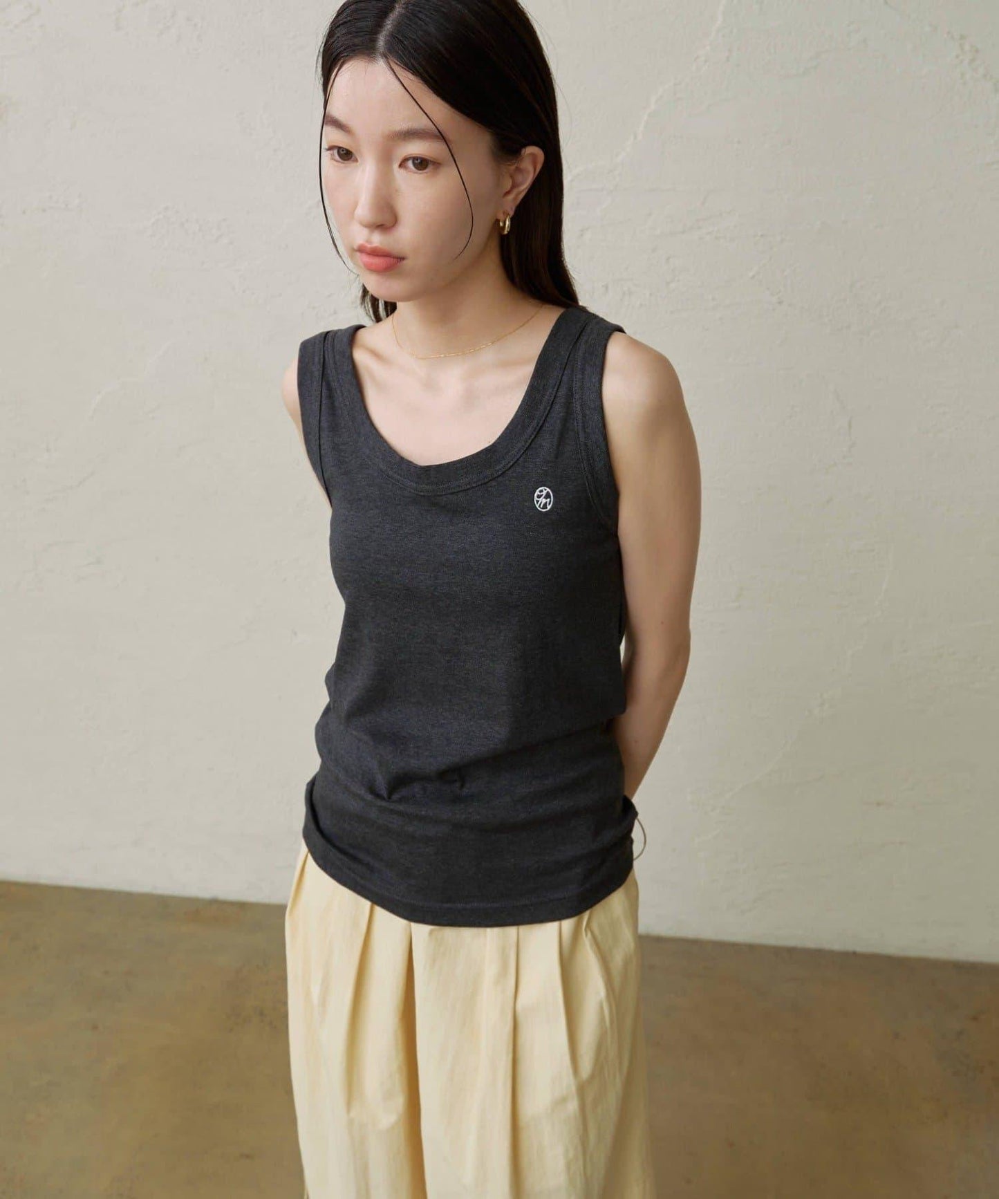 刺繡坦克頂