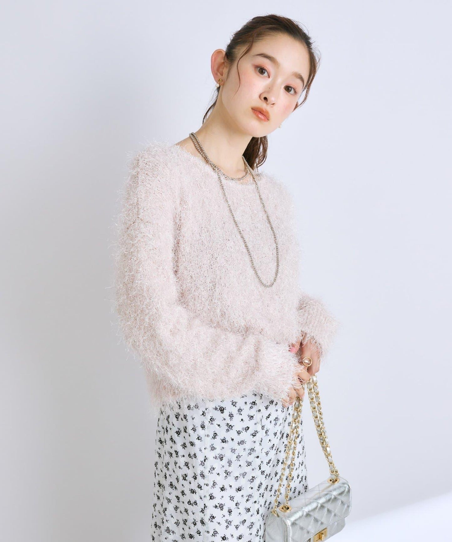 羽毛亮絲針織衫