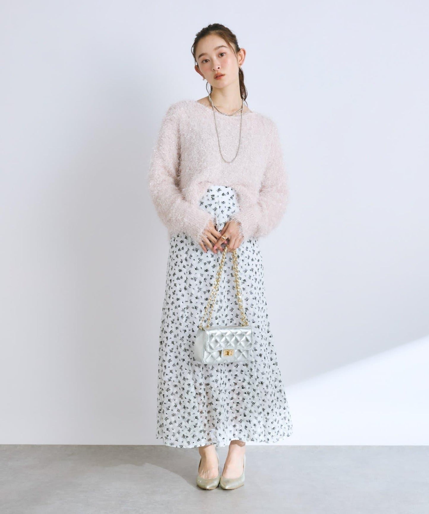 羽毛亮絲針織衫