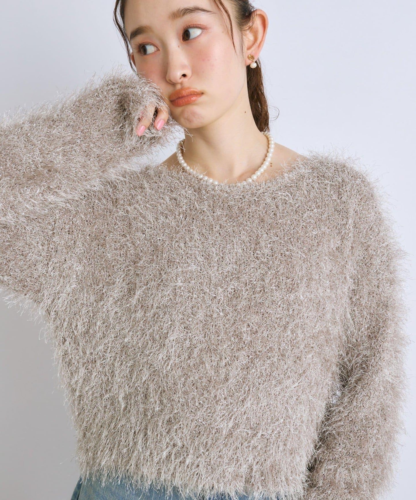 羽毛亮絲針織衫