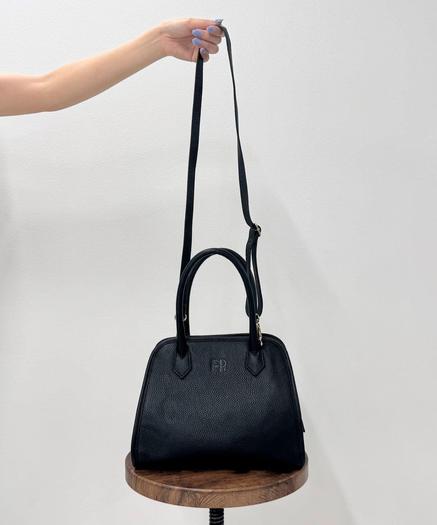 FR梯形皮革手提包