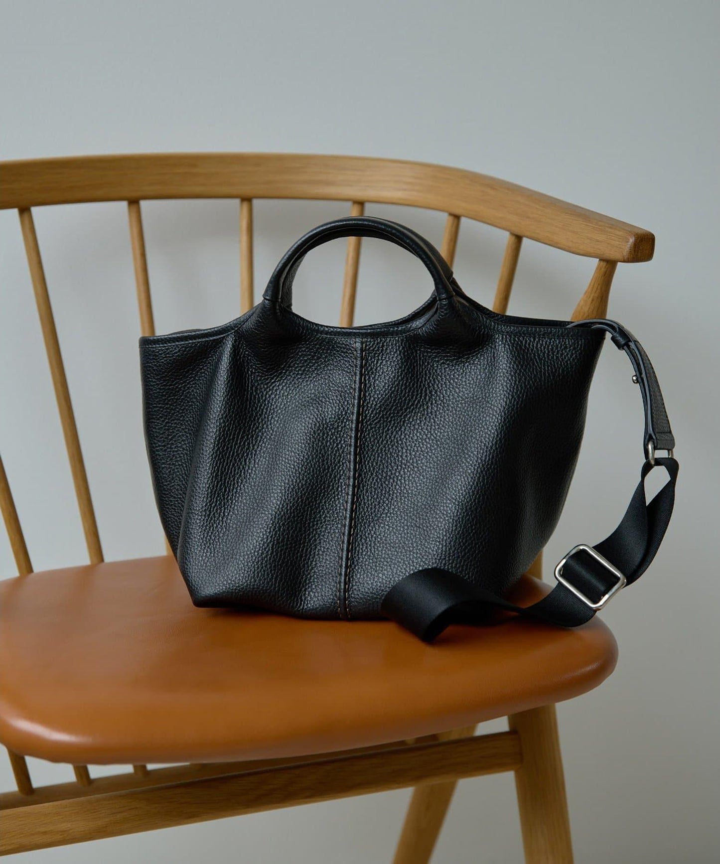 【Hoaw.】皮革肩帶包