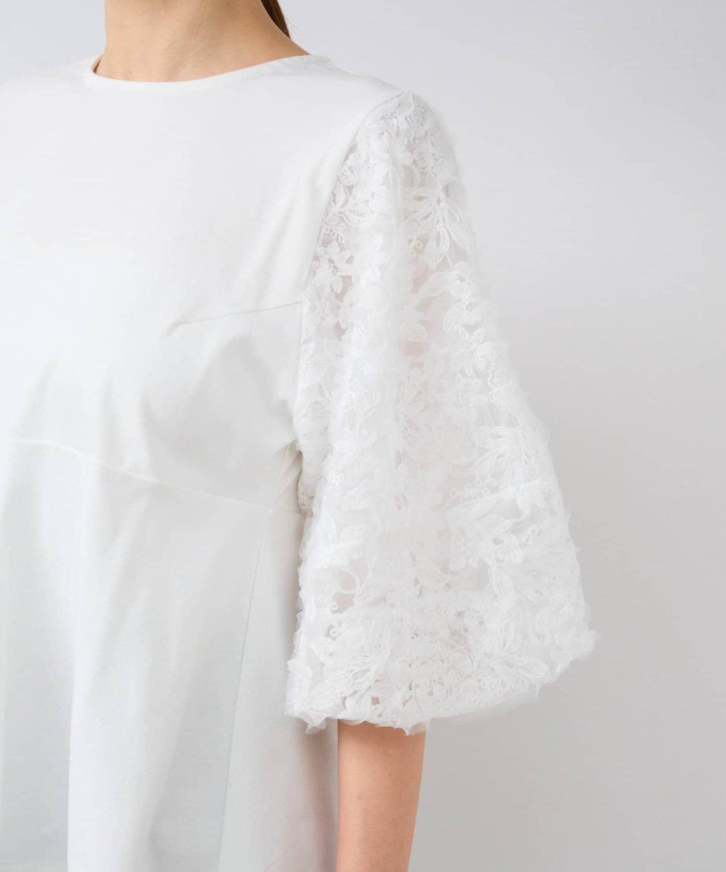 【La boutique BonBon】袖部蓬鬆蕾絲拼接上衣