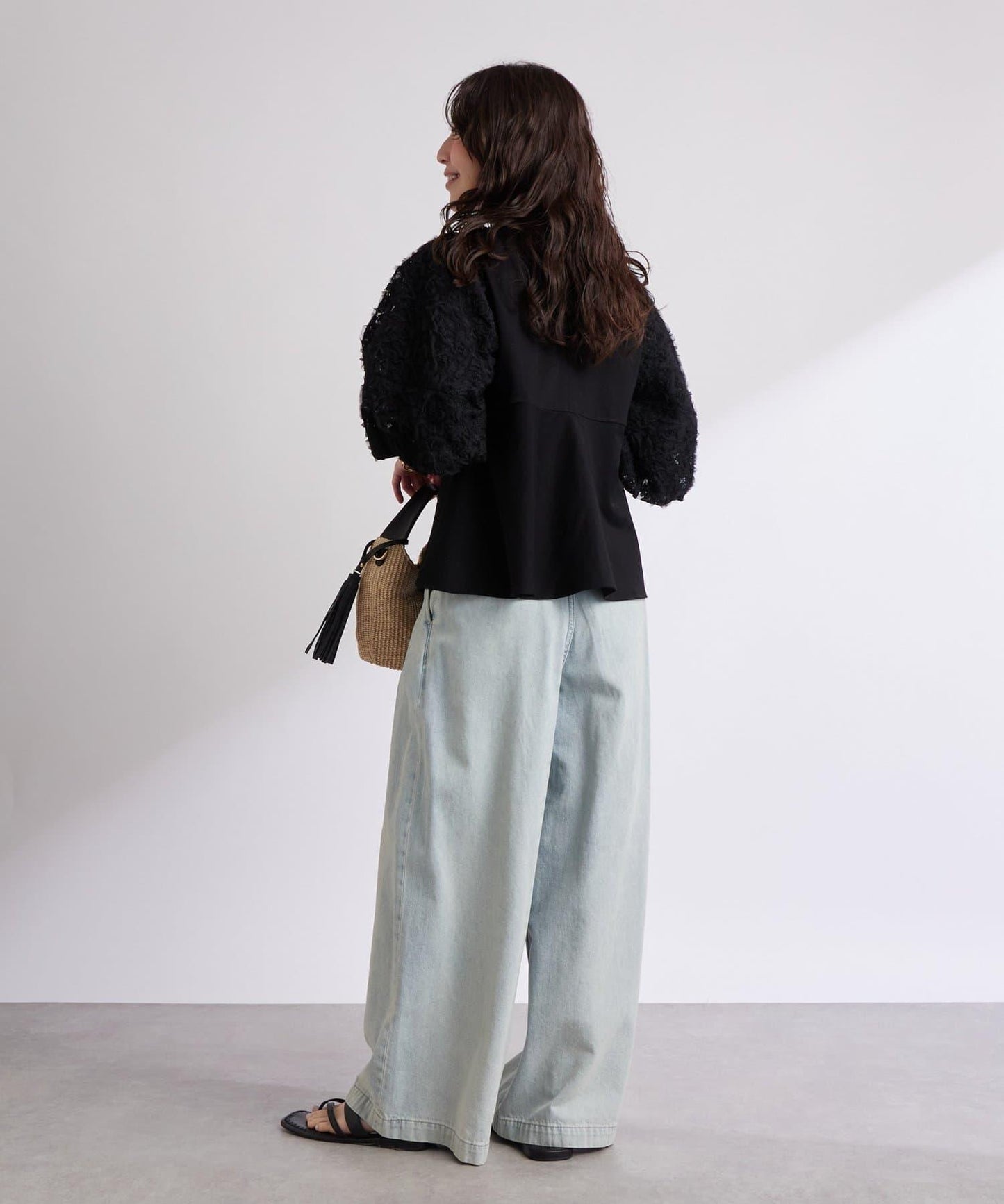 【La boutique BonBon】袖部蓬鬆蕾絲拼接上衣
