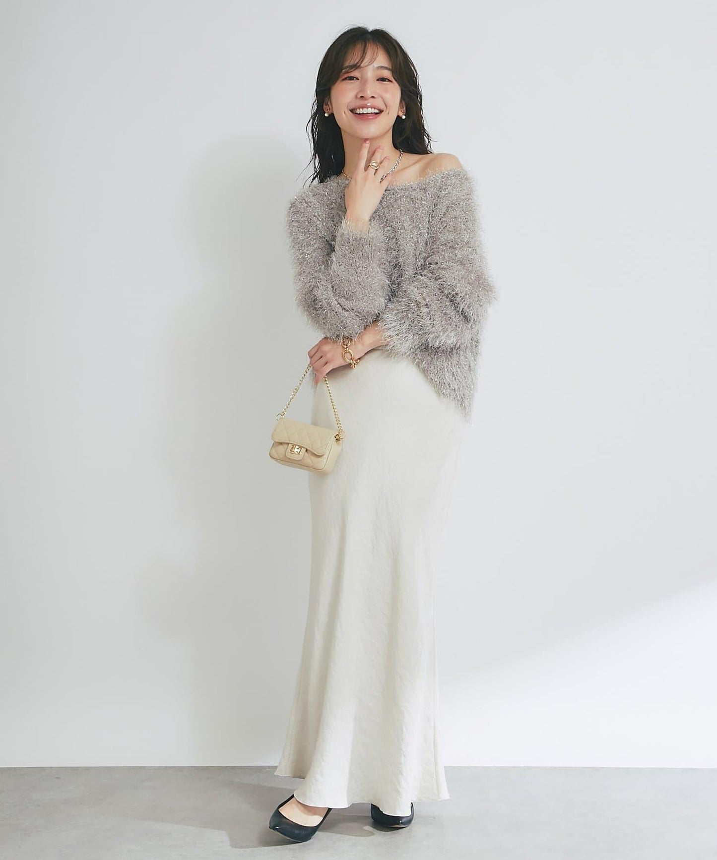 羽毛亮絲針織衫