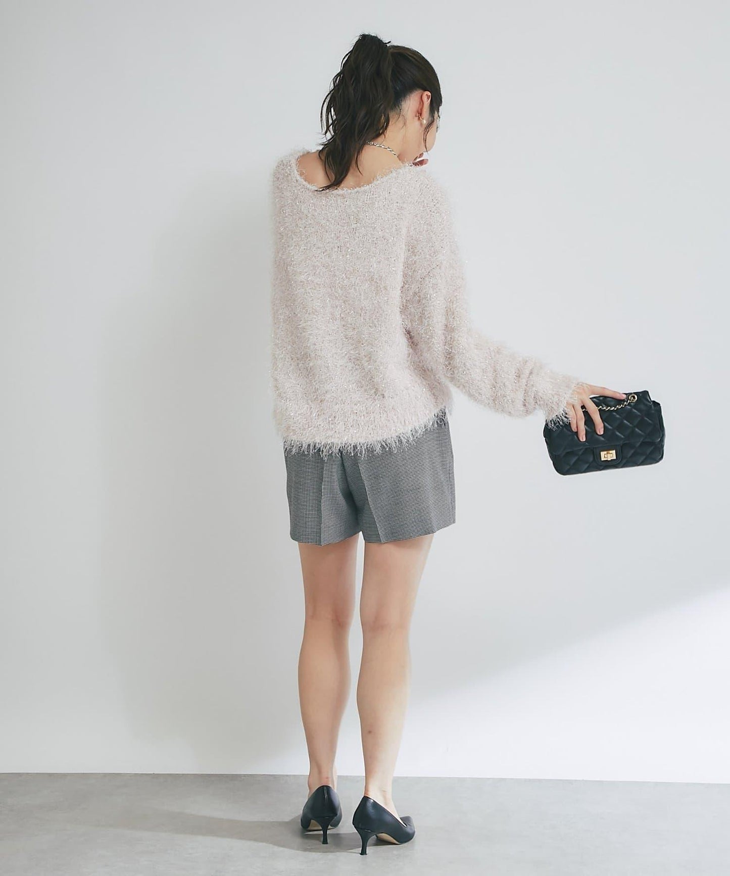 羽毛亮絲針織衫