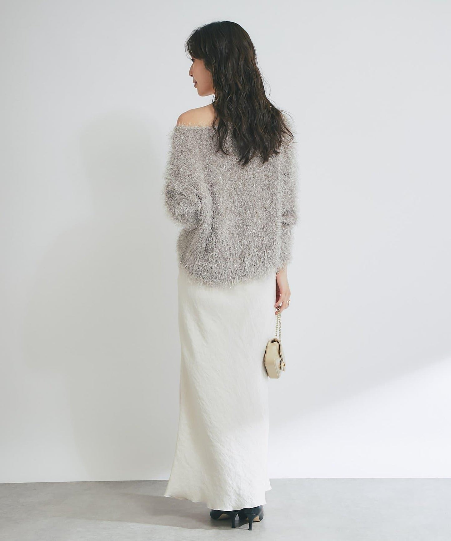 羽毛亮絲針織衫