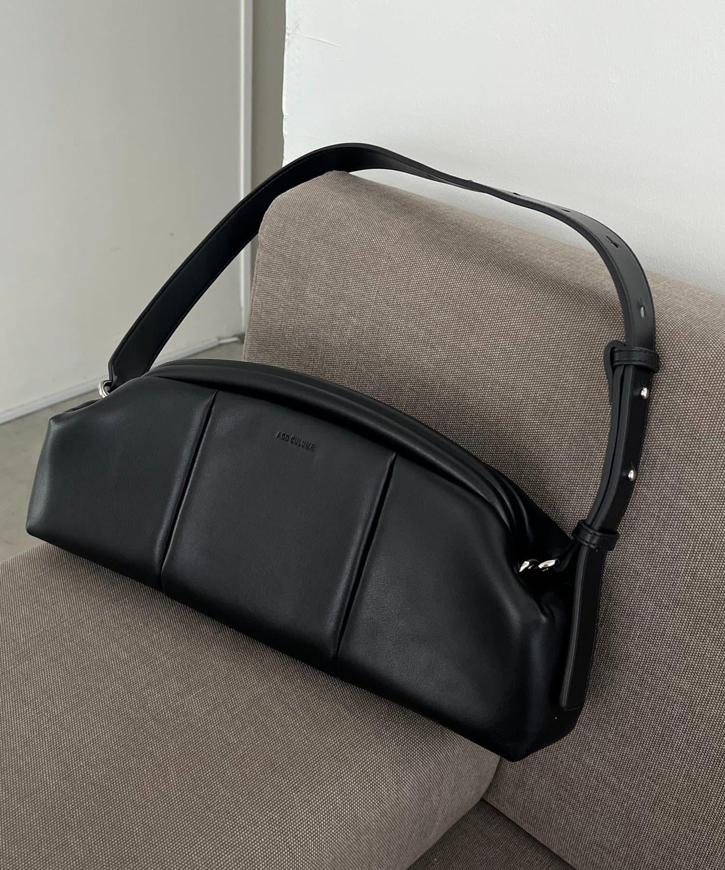 《ADD CULUMN/廣告欄》PUFF CLASP CLUTCH包