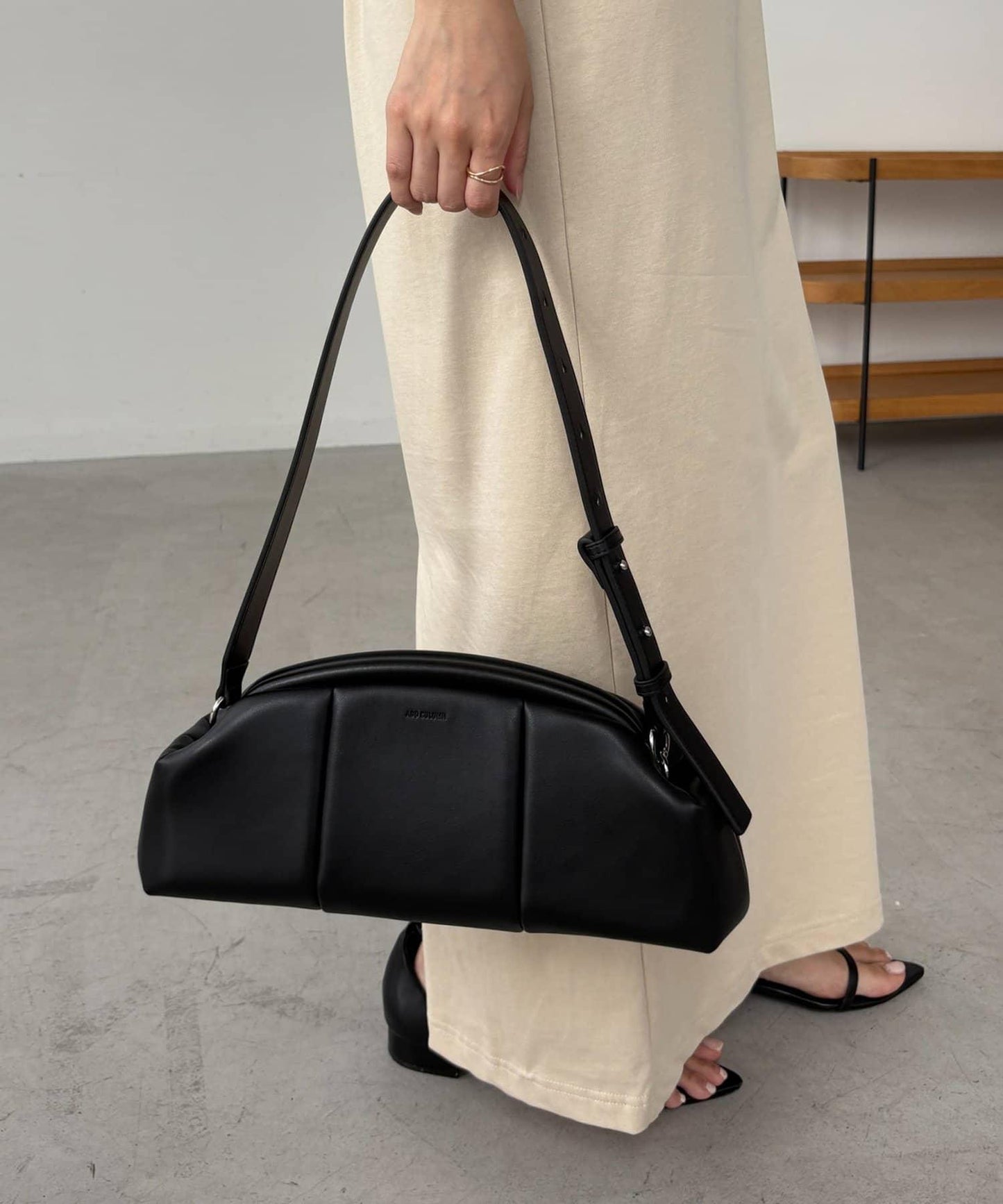 《ADD CULUMN/廣告欄》PUFF CLASP CLUTCH包