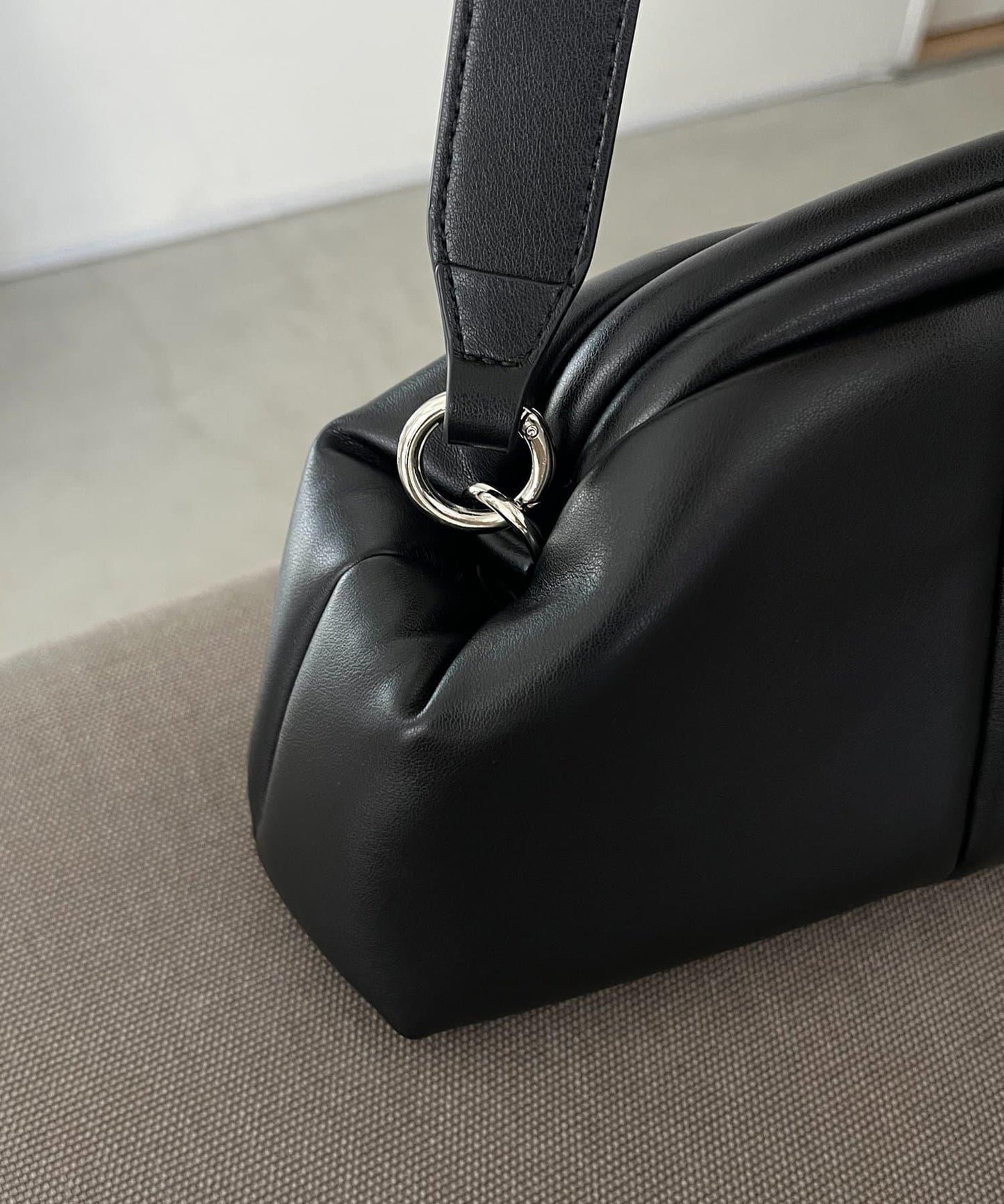 《ADD CULUMN/廣告欄》PUFF CLASP CLUTCH包