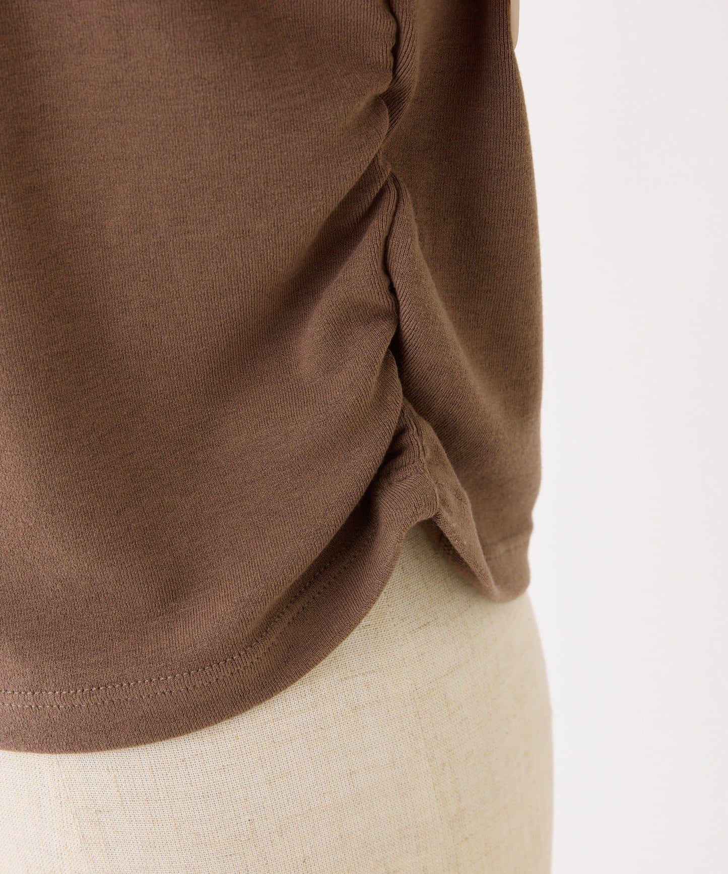 【一件接一件】露肩上衣