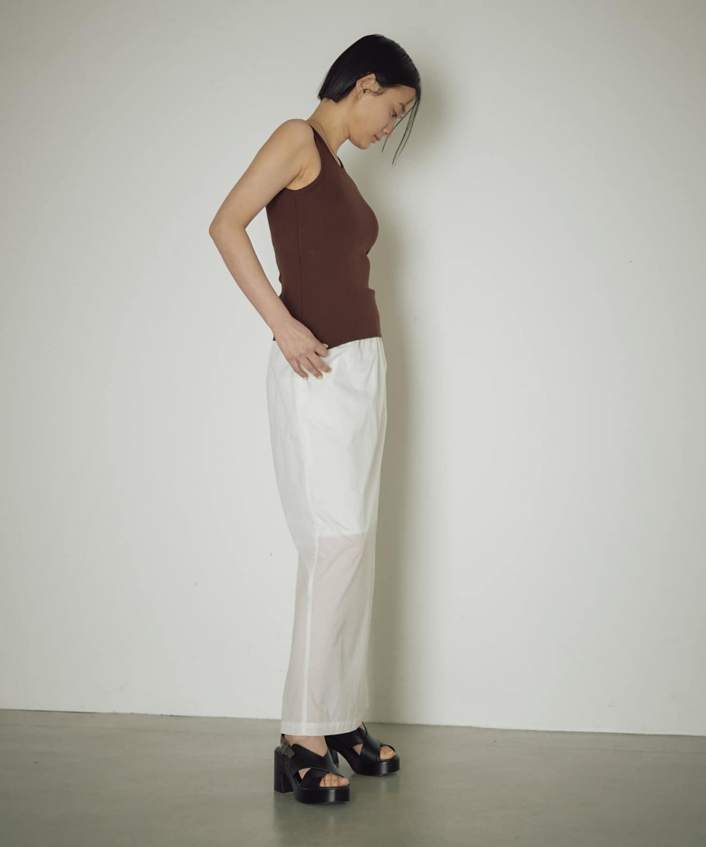 【自然風】透明尼龍緊身裙