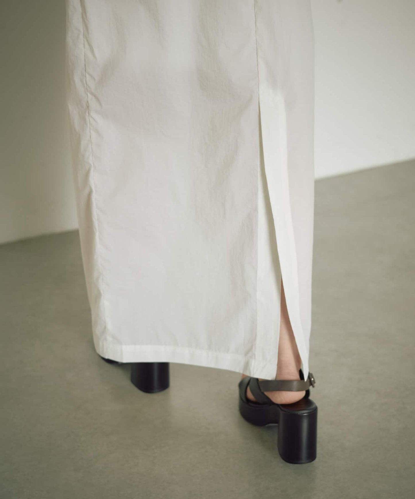 【自然風】透明尼龍緊身裙