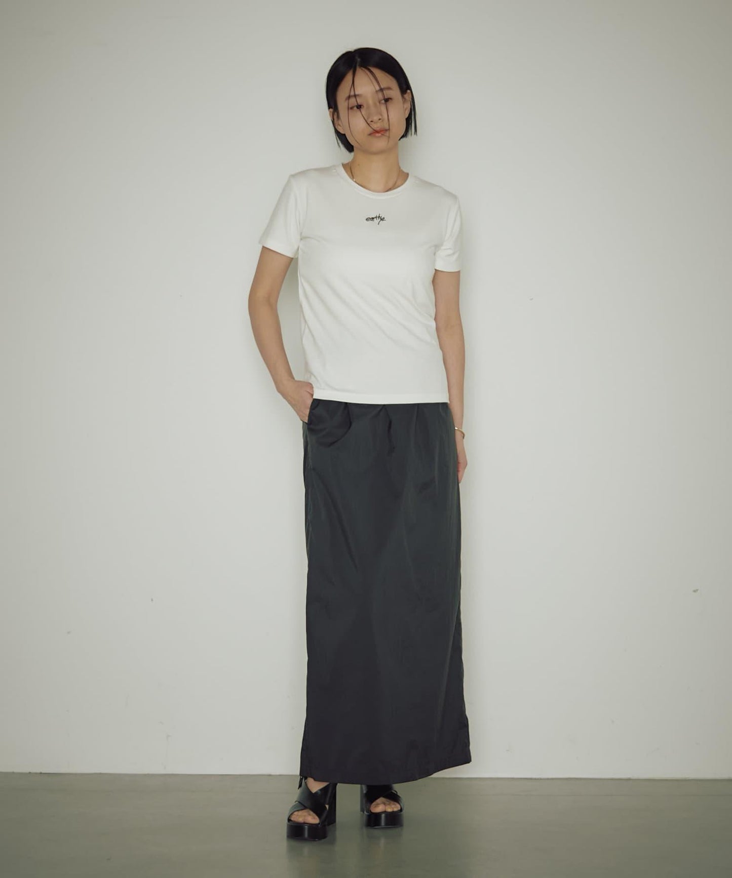 【自然風】透明尼龍緊身裙