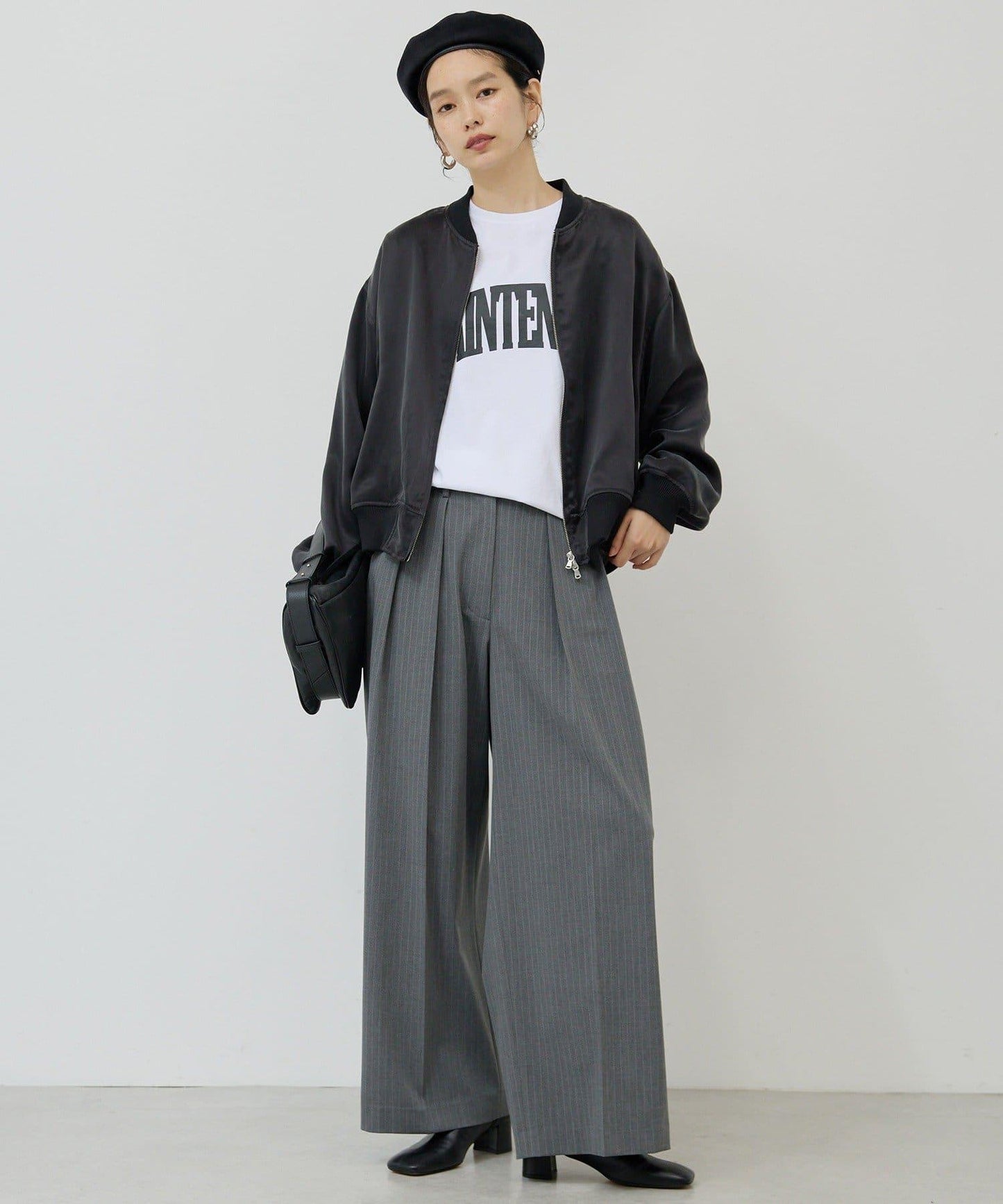 圓形logo T-shirt