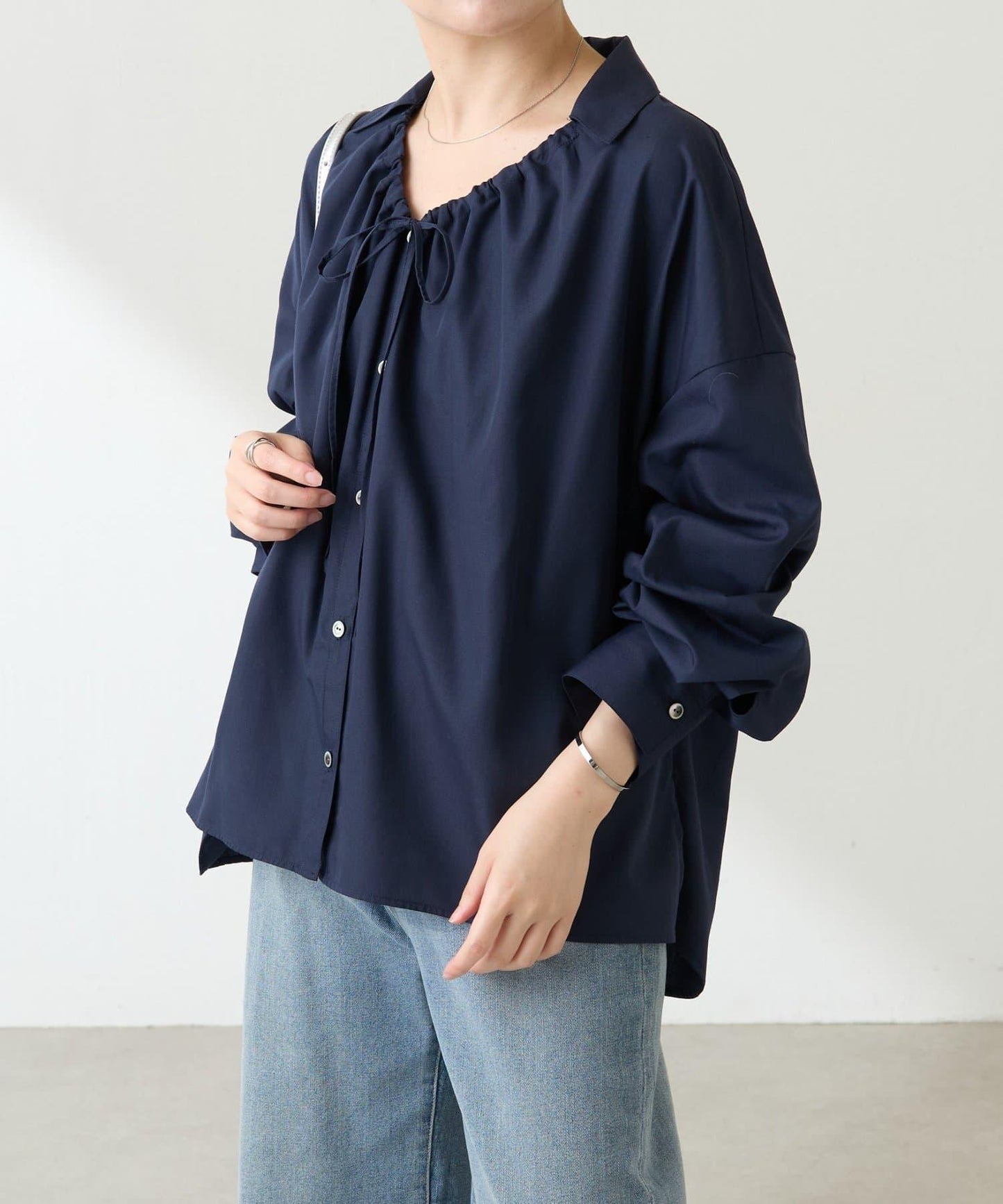 【可改變領口設計】領口褶皺襯衫