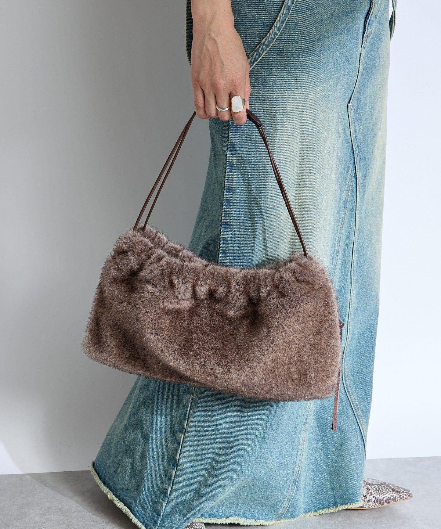 【提升季節氛圍】假毛繩提包