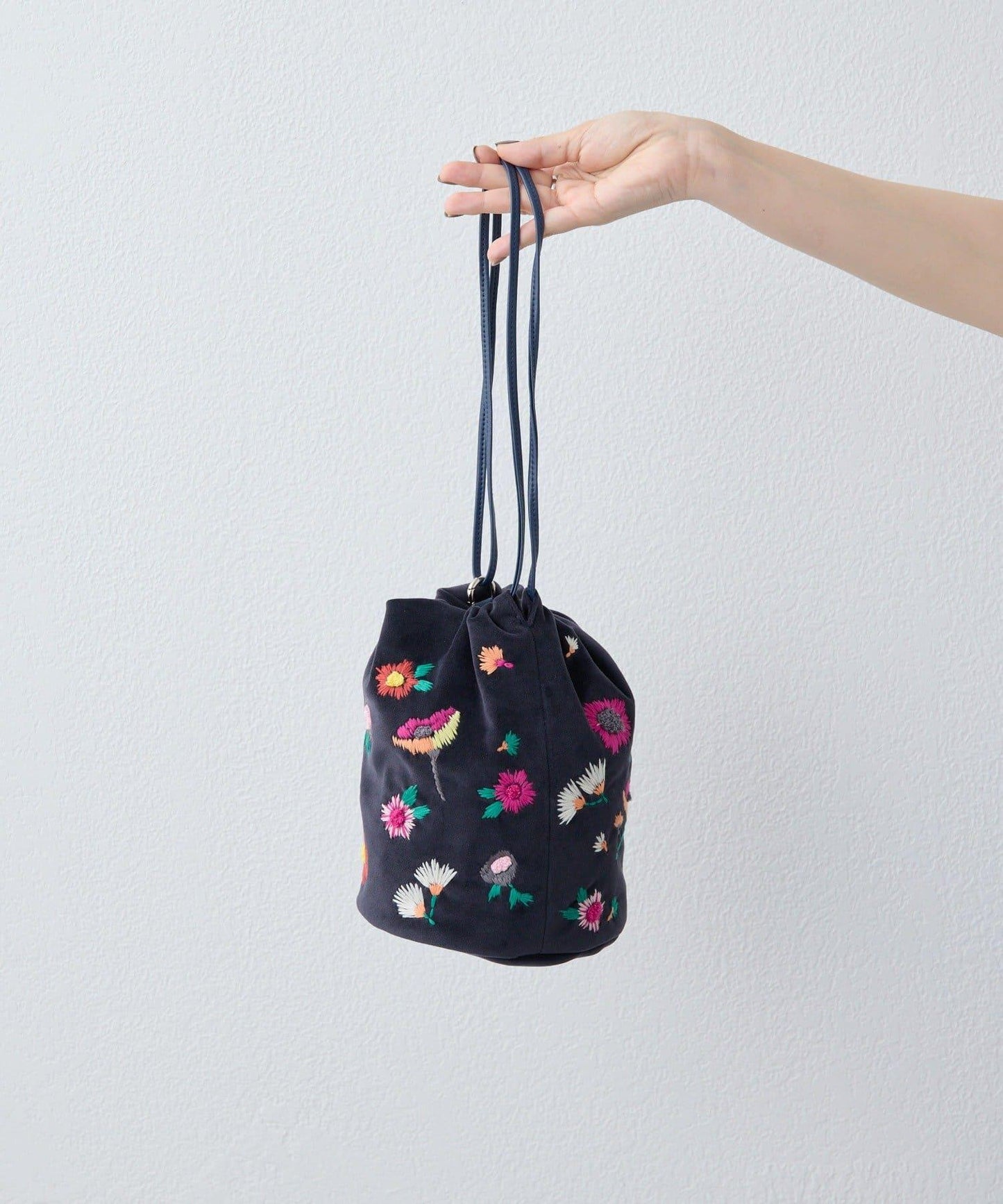【ear PAPILLONNER】刺繡束口袋包