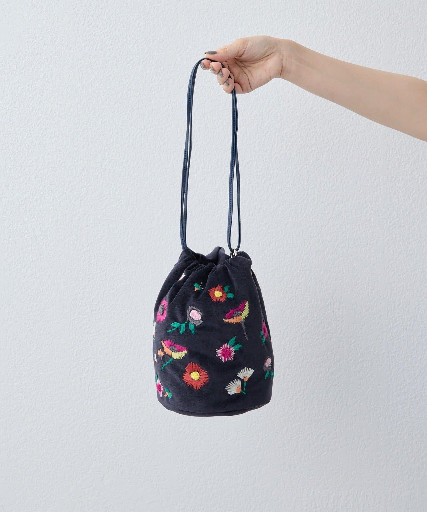 【ear PAPILLONNER】刺繡束口袋包