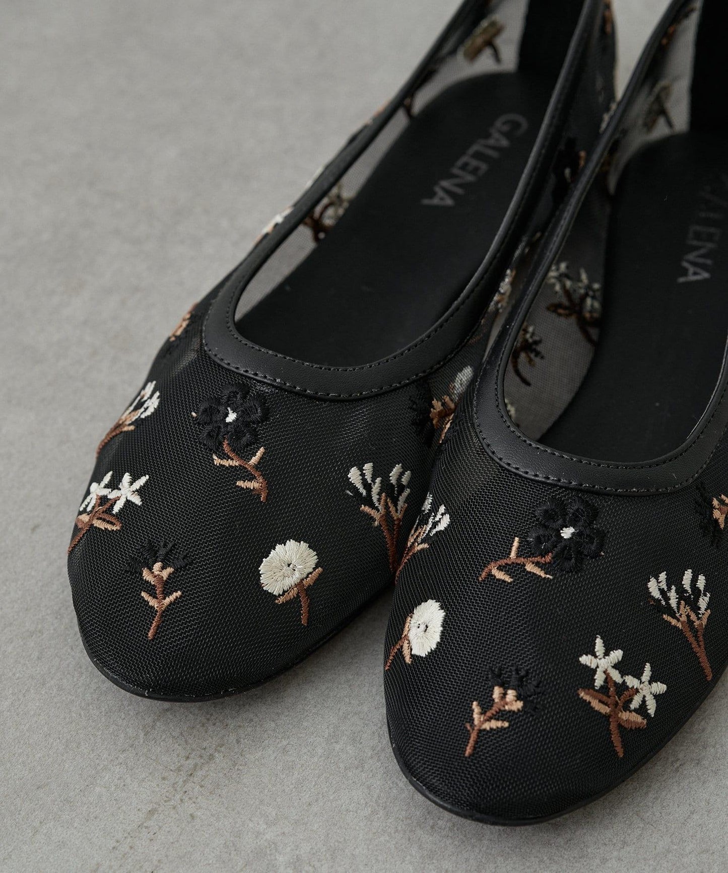 【GALENA/嘉莉娜】花朵刺繡高跟鞋