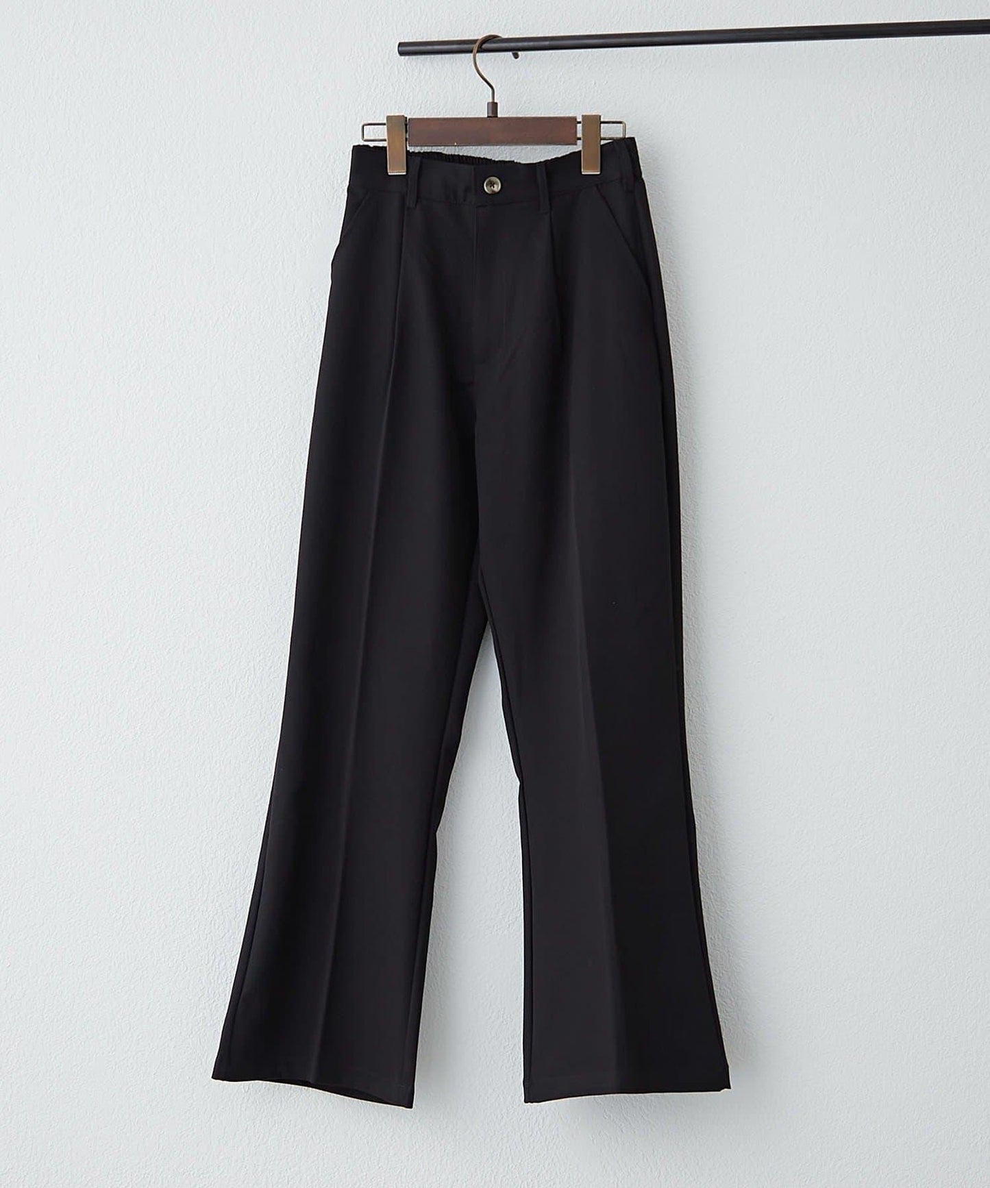 【M/L尺碼展開】修身基礎喇叭褲