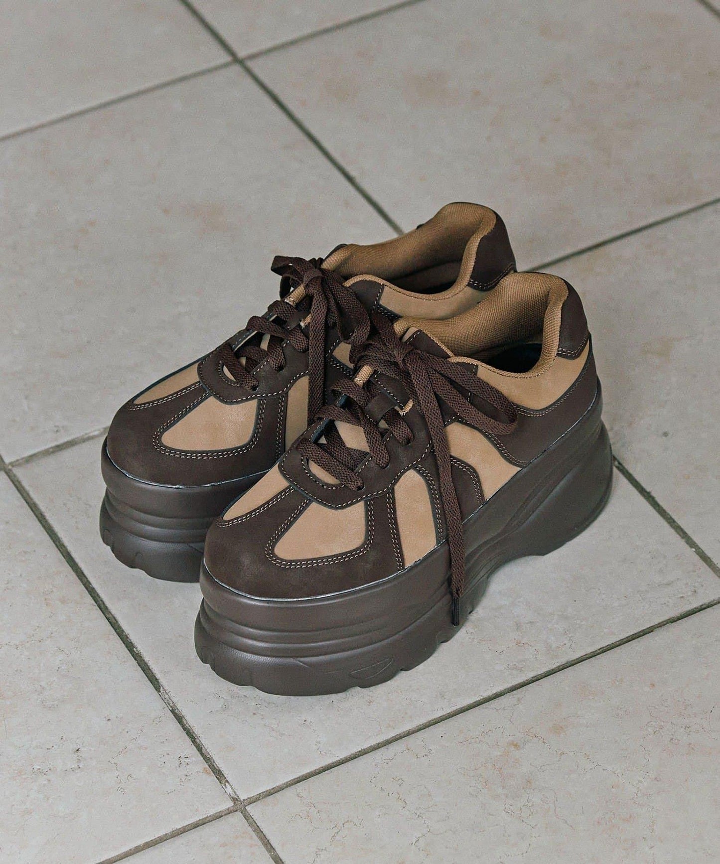 緞帶厚底運動鞋