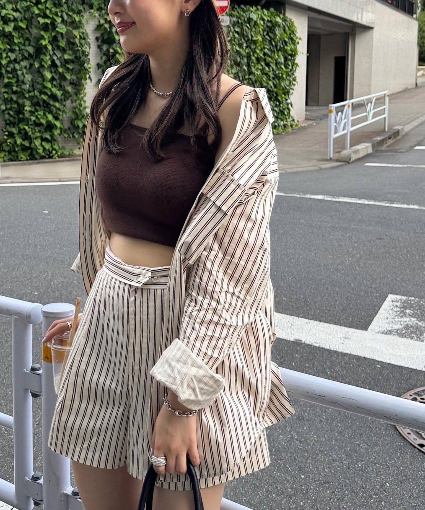 條紋襯衫