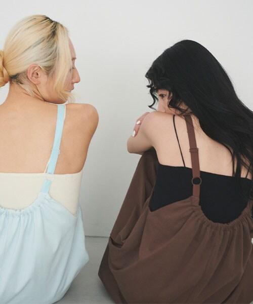 剪裁吊帶連衣裙