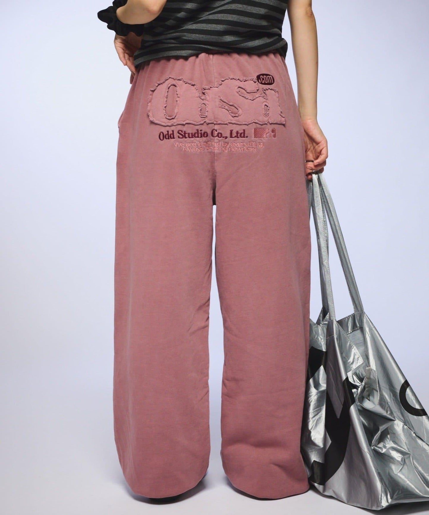 【OddStudio】ピグメントバックダメージロゴスウェットパンツ