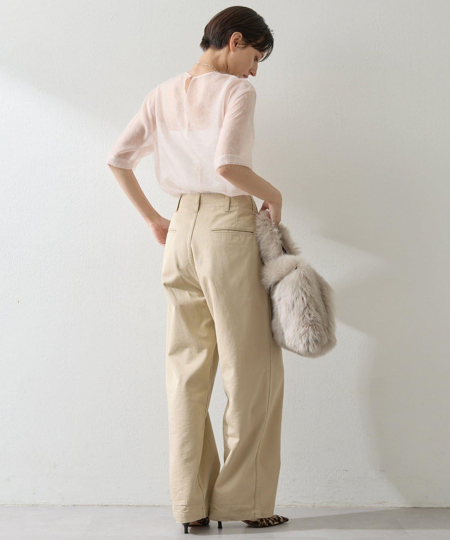 シアーフェザーTEE