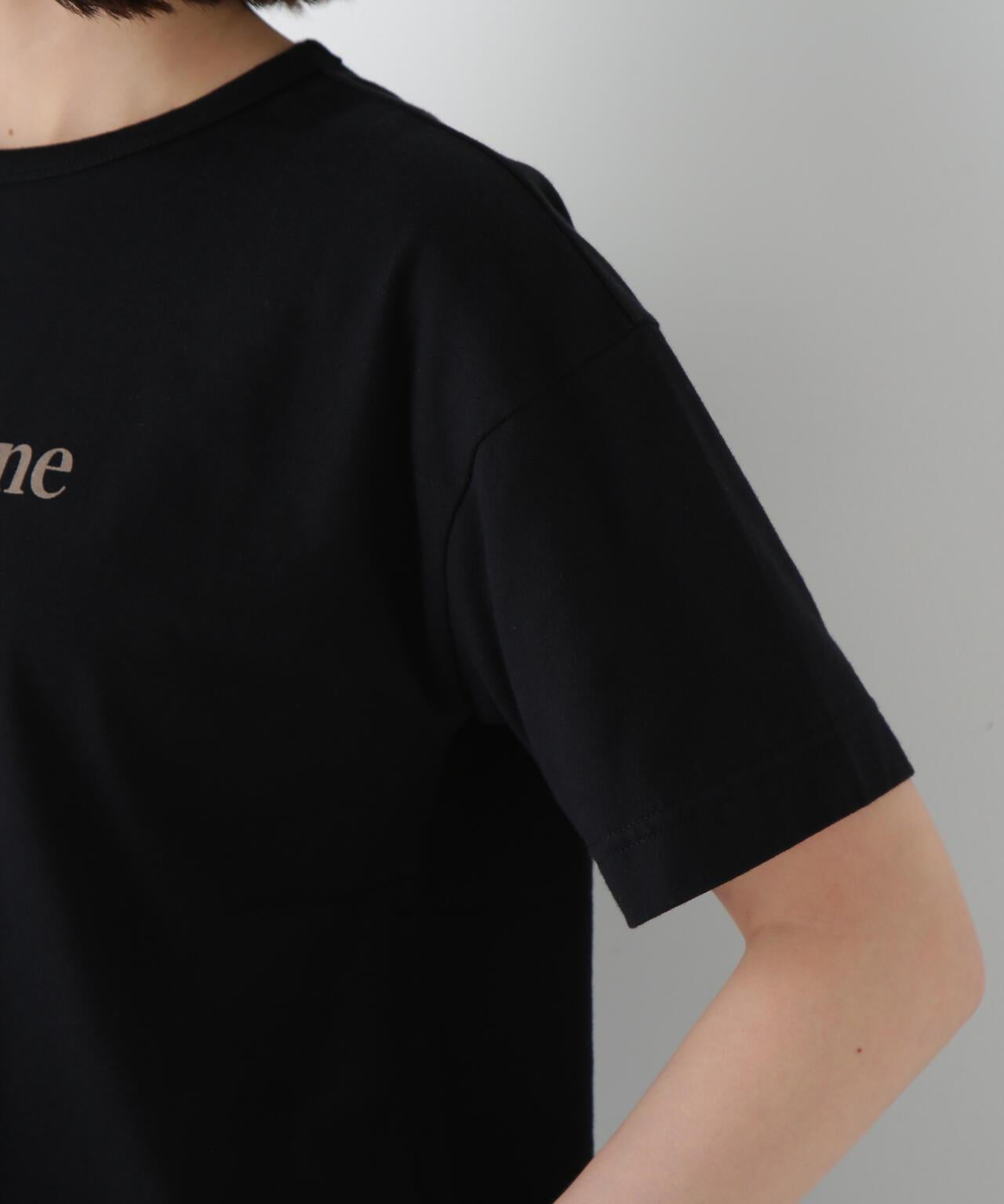ロゴTシャツ