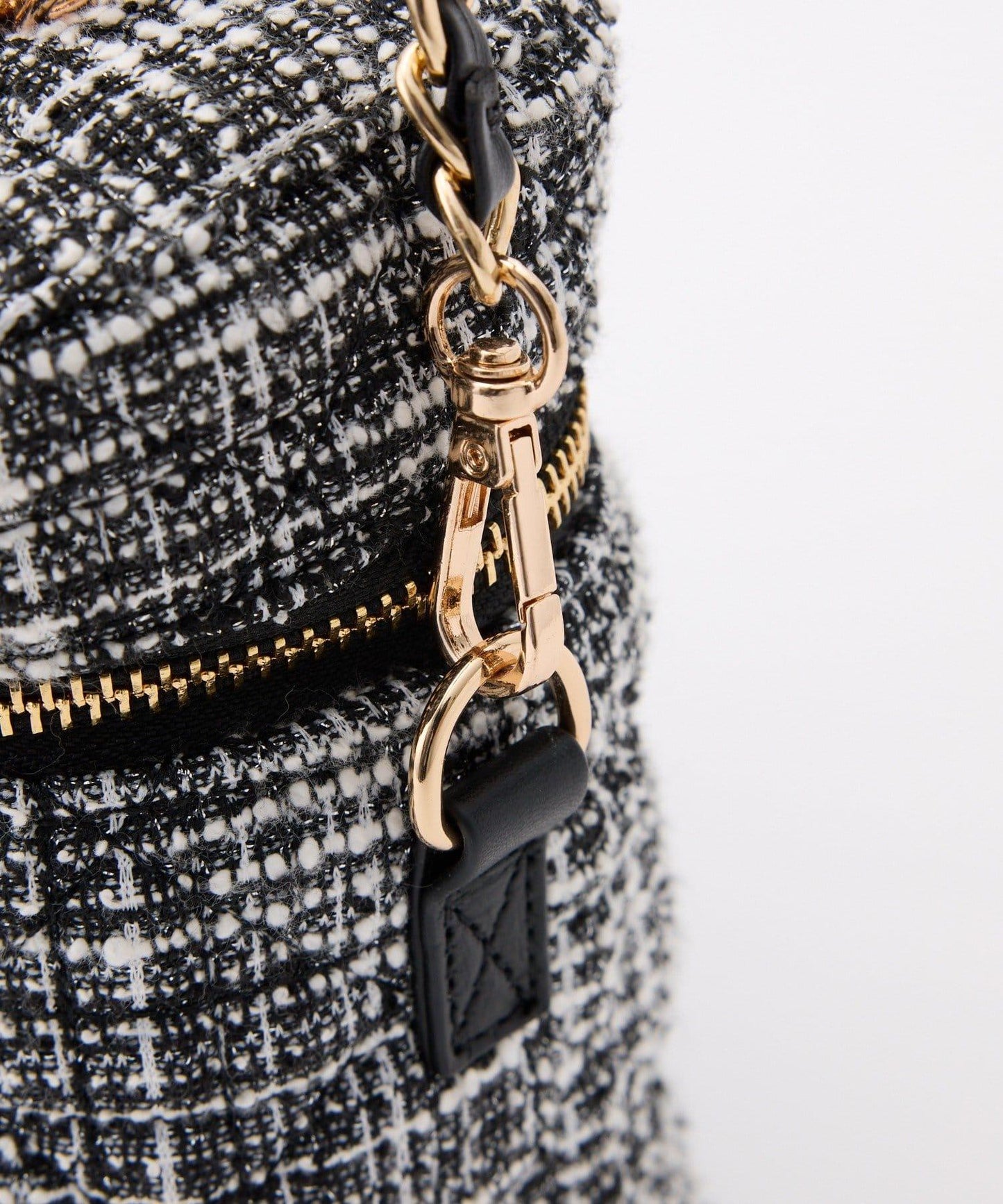 帶吊墜的格紋化妝包