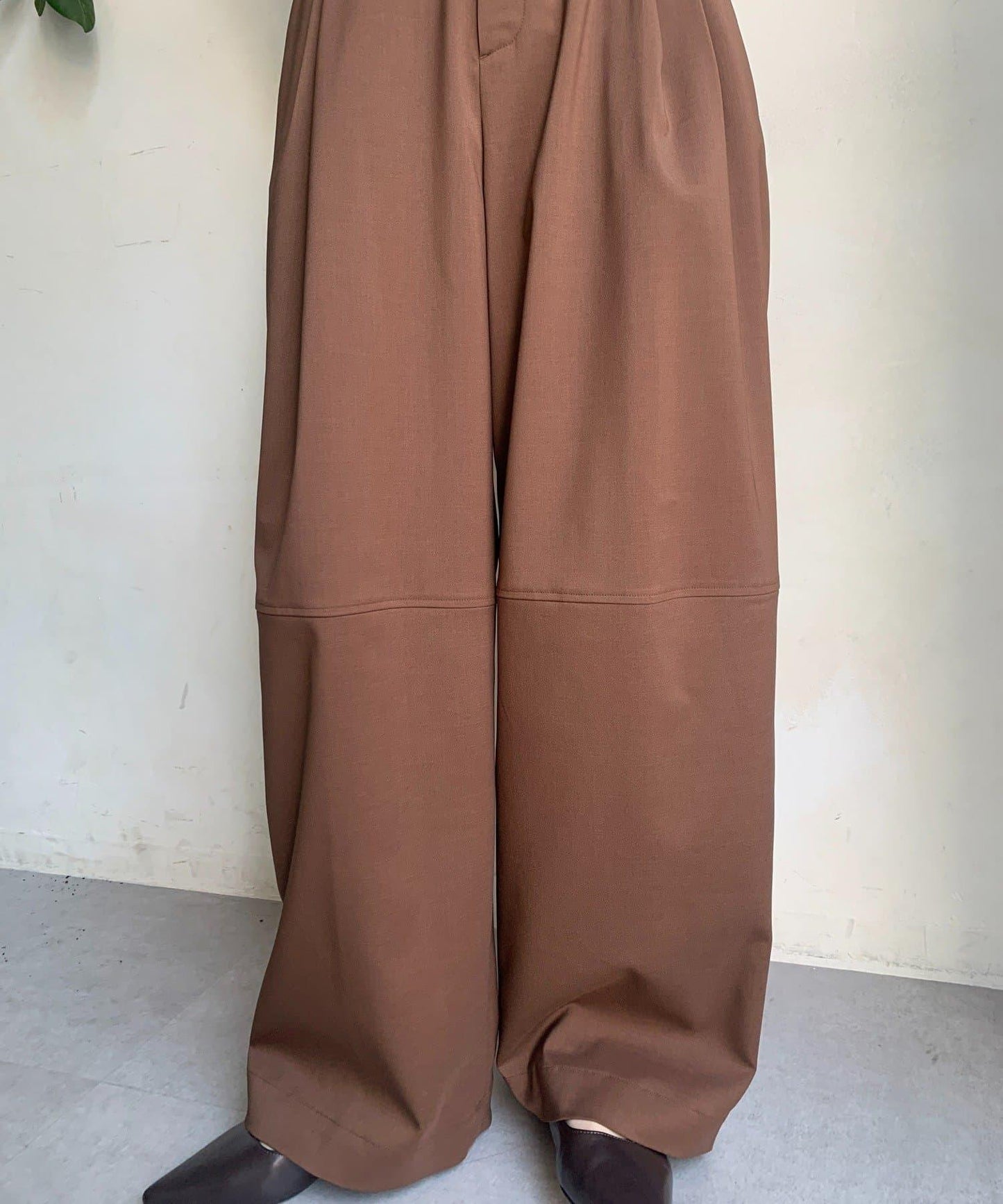 ダブルタックパンツ