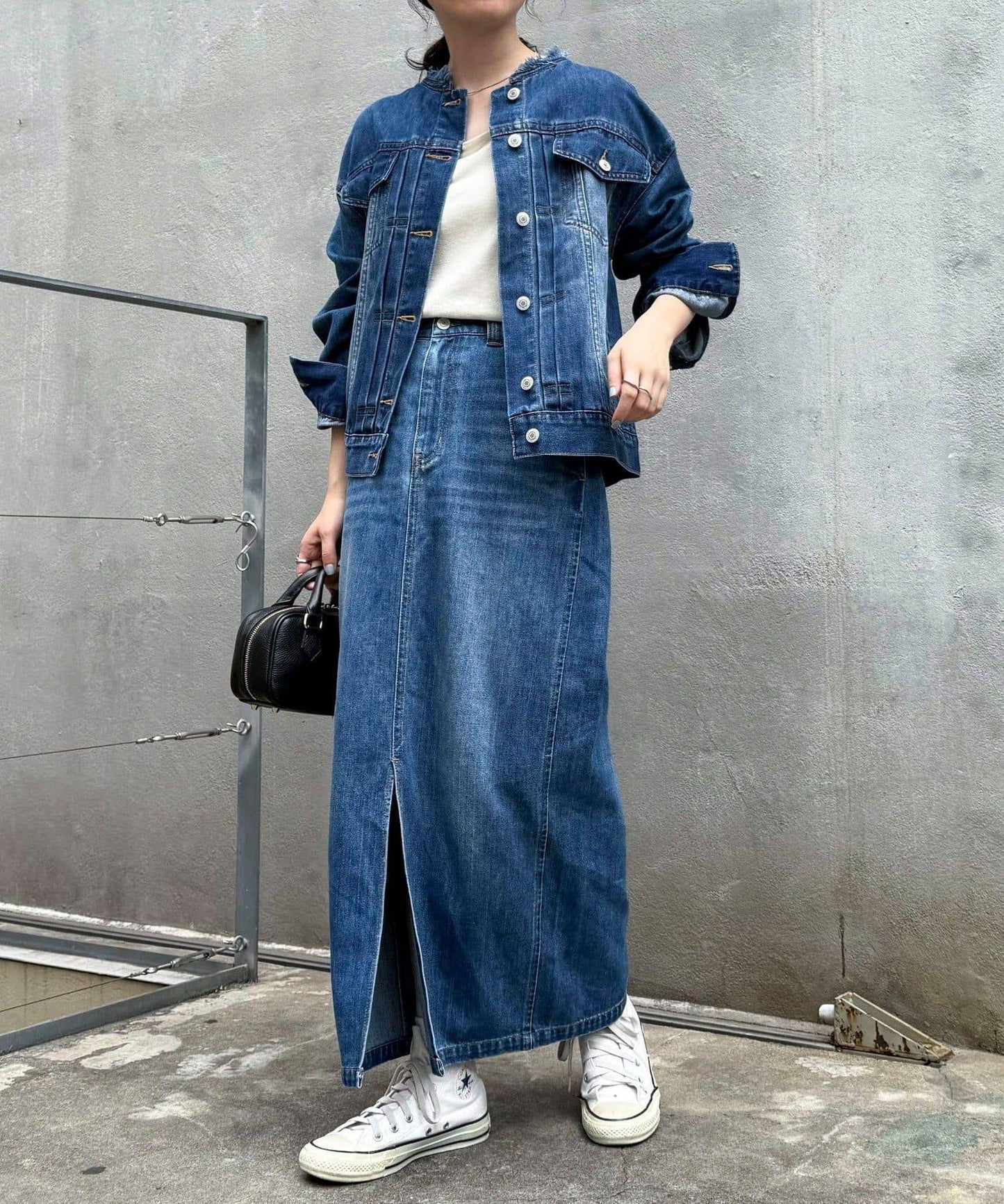 ノーカラーコンパクトデニムジャケット