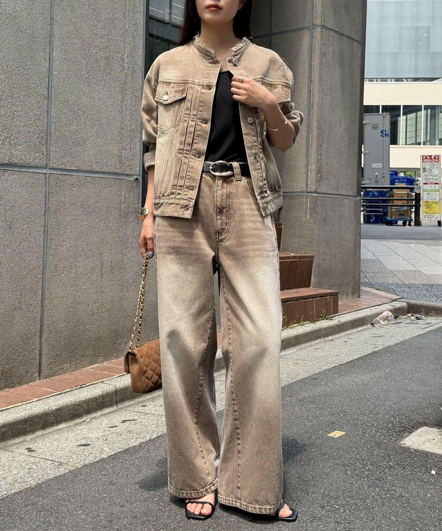 ノーカラーコンパクトデニムジャケット