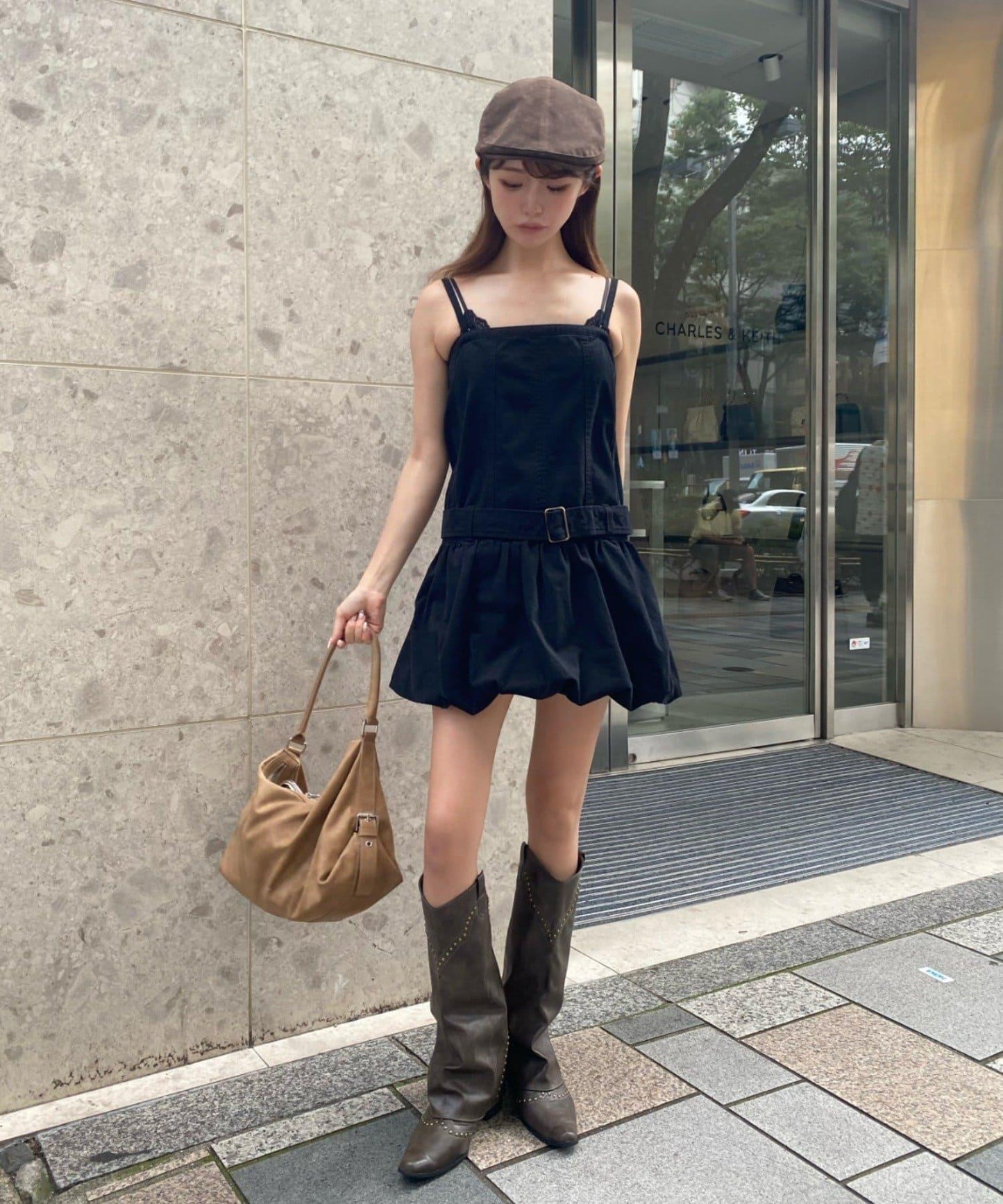 帶腰帶的軍事風連體氣球裙連衣裙