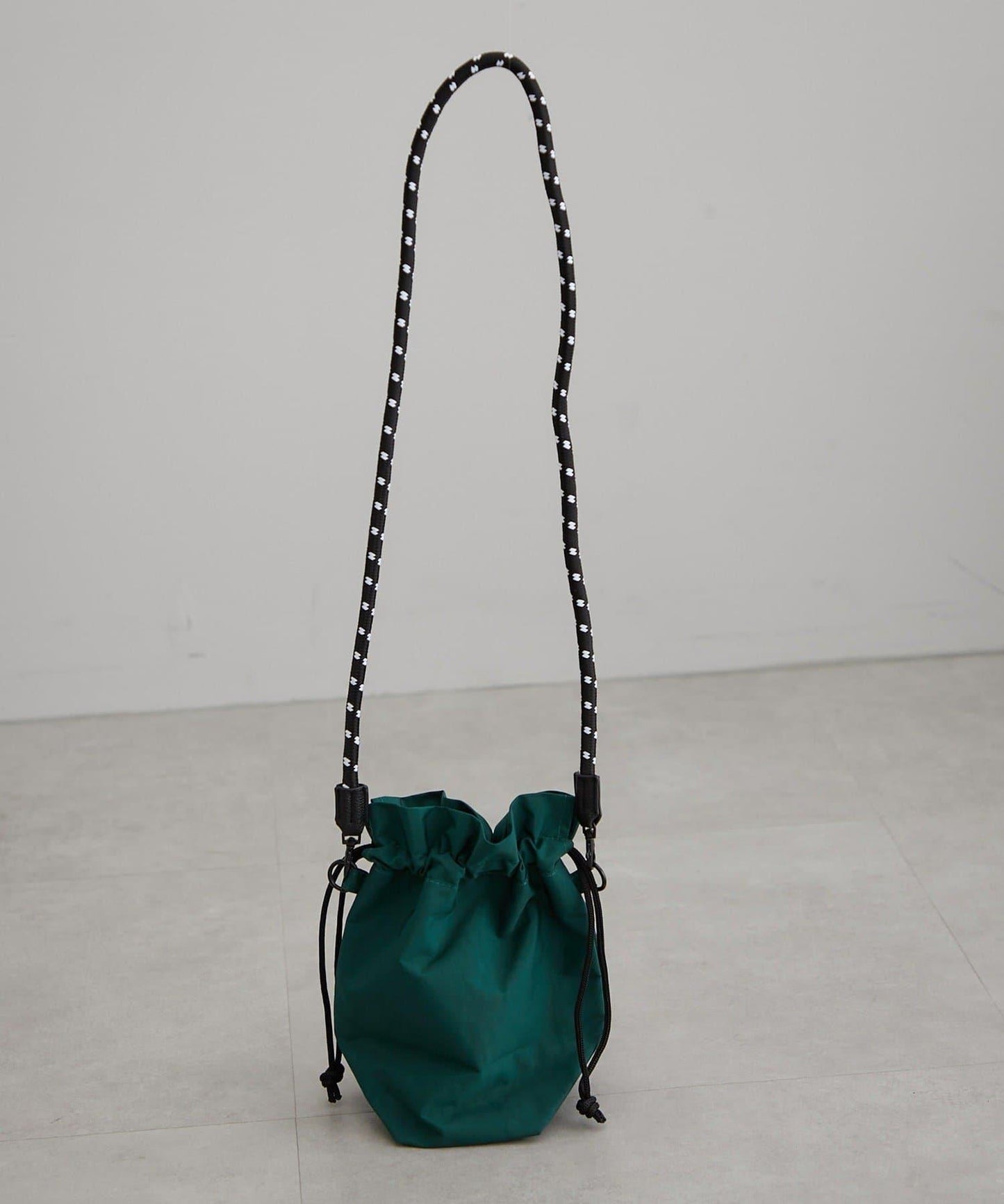 【限定】動物刺繡編織肩挎小包