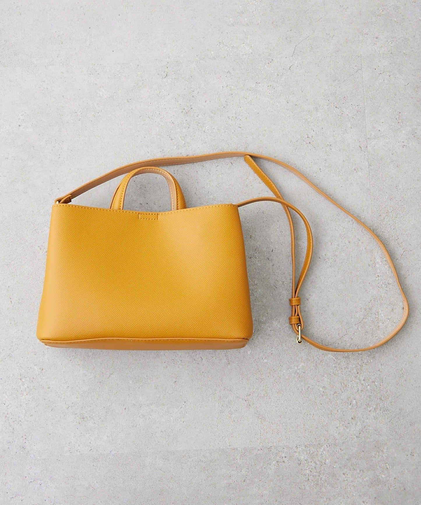 適合日常穿搭的迷你單肩包