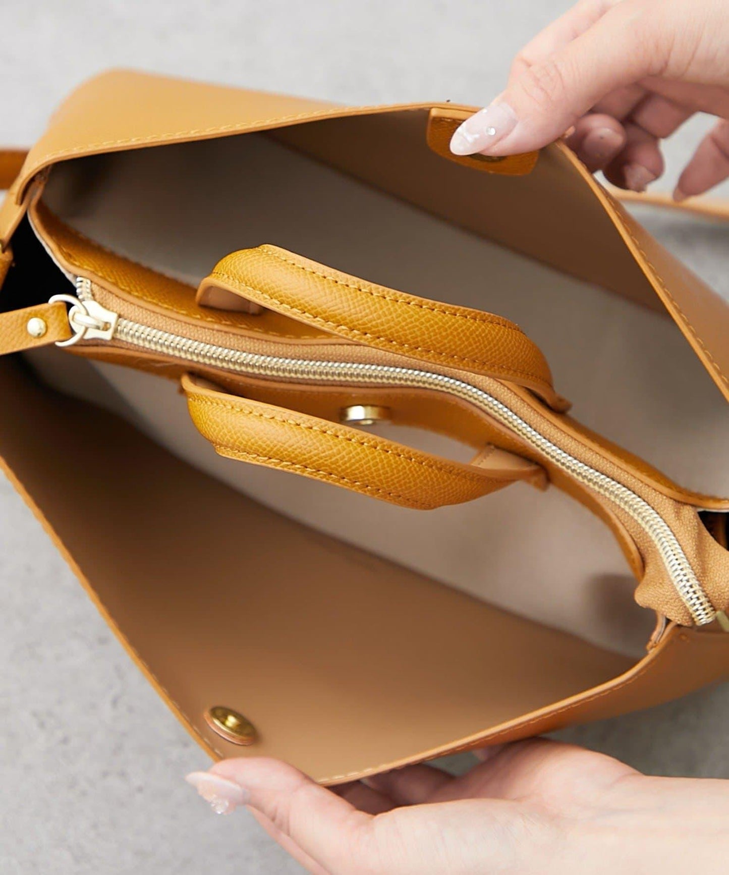 適合日常穿搭的迷你單肩包