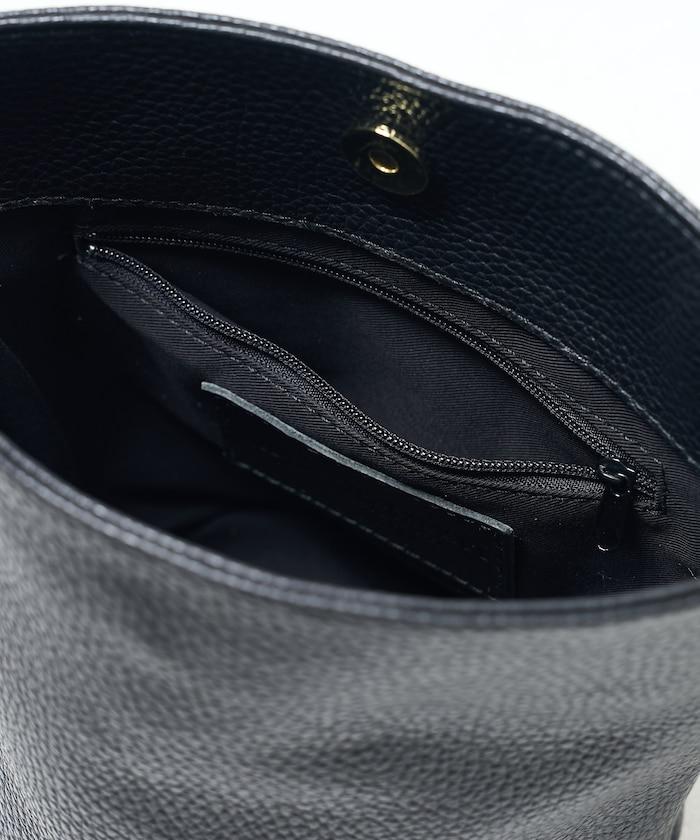 設計 2WAY 鏈條肩背桶型包