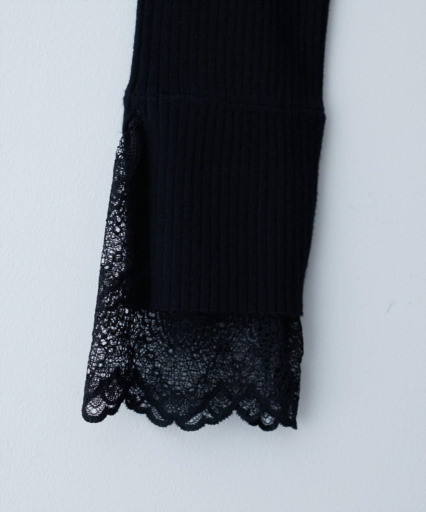 袖蕾絲不對稱領口針織衫