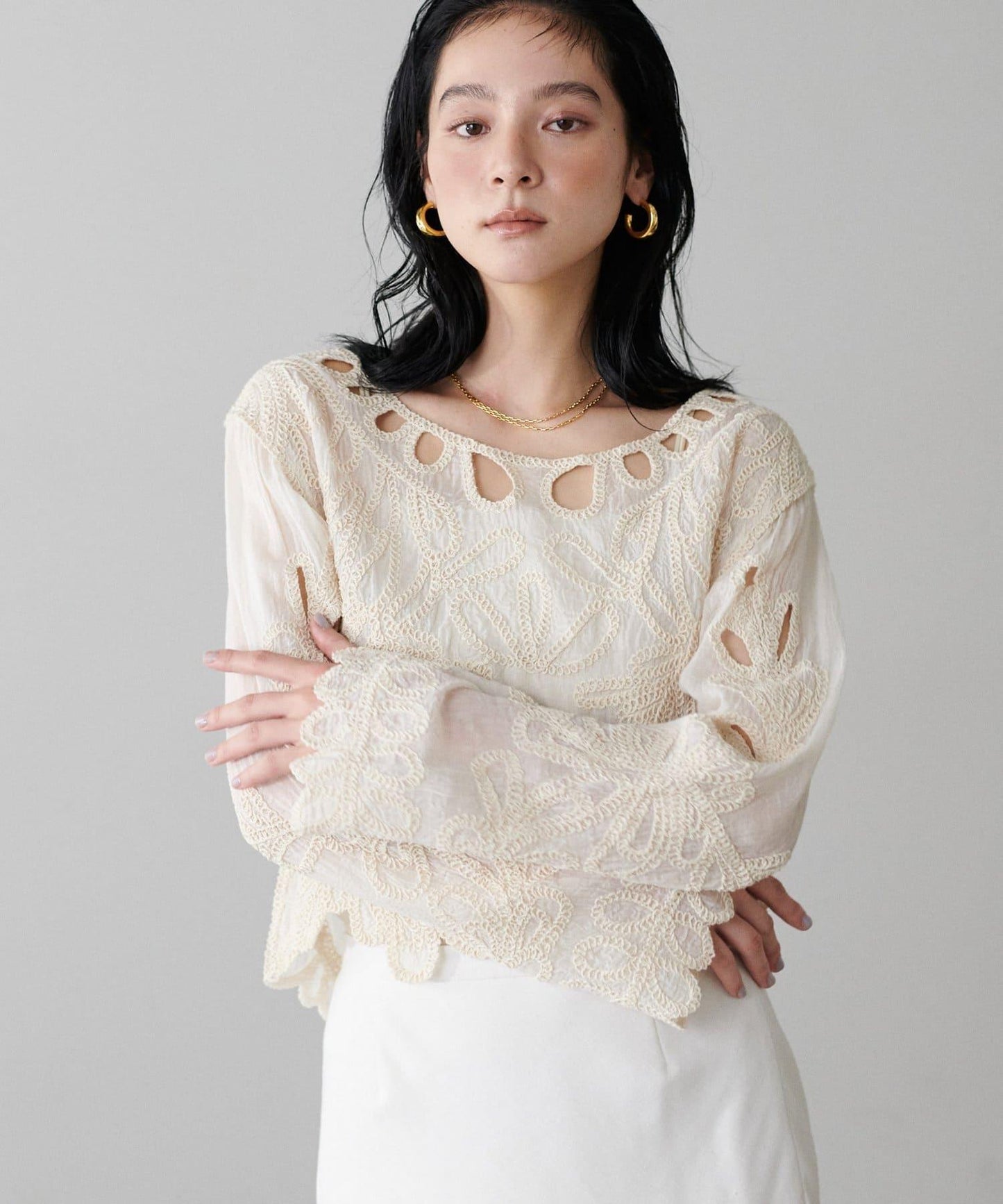 刺繡雪紡上衣