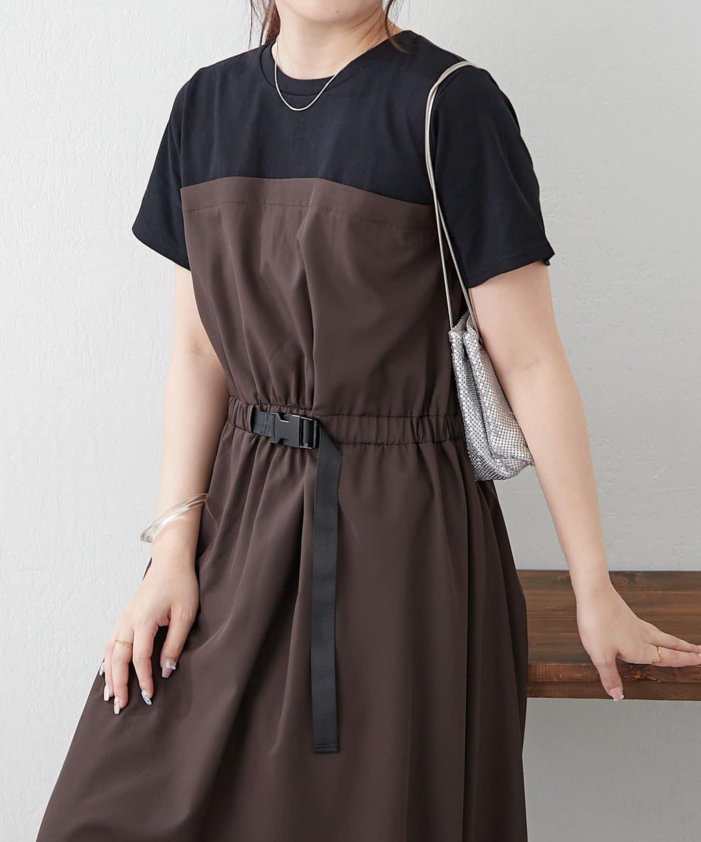 【人氣系列】帶腰帶的對接氣球連衣裙