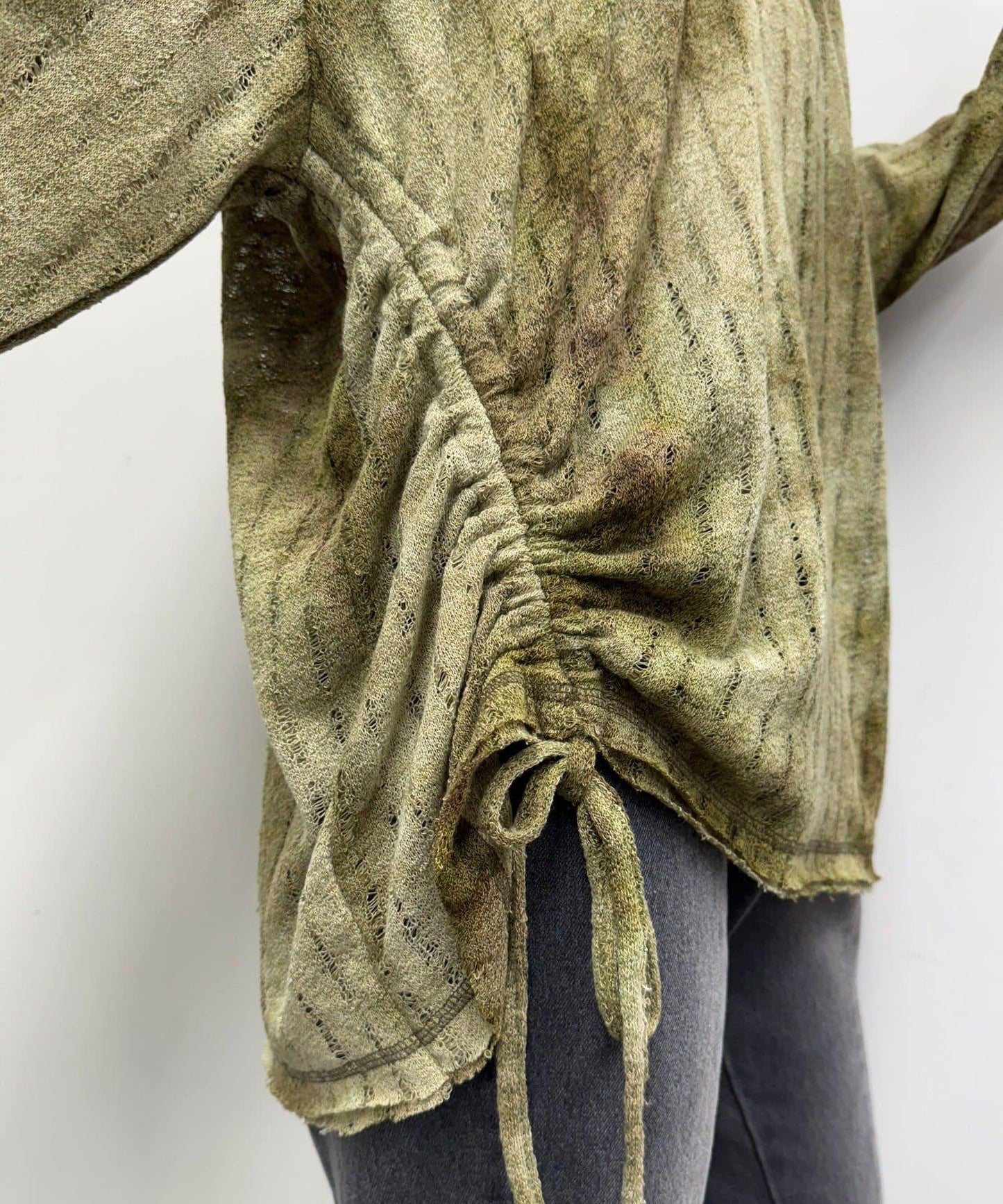 肩部開衩條紋印花連帽衫