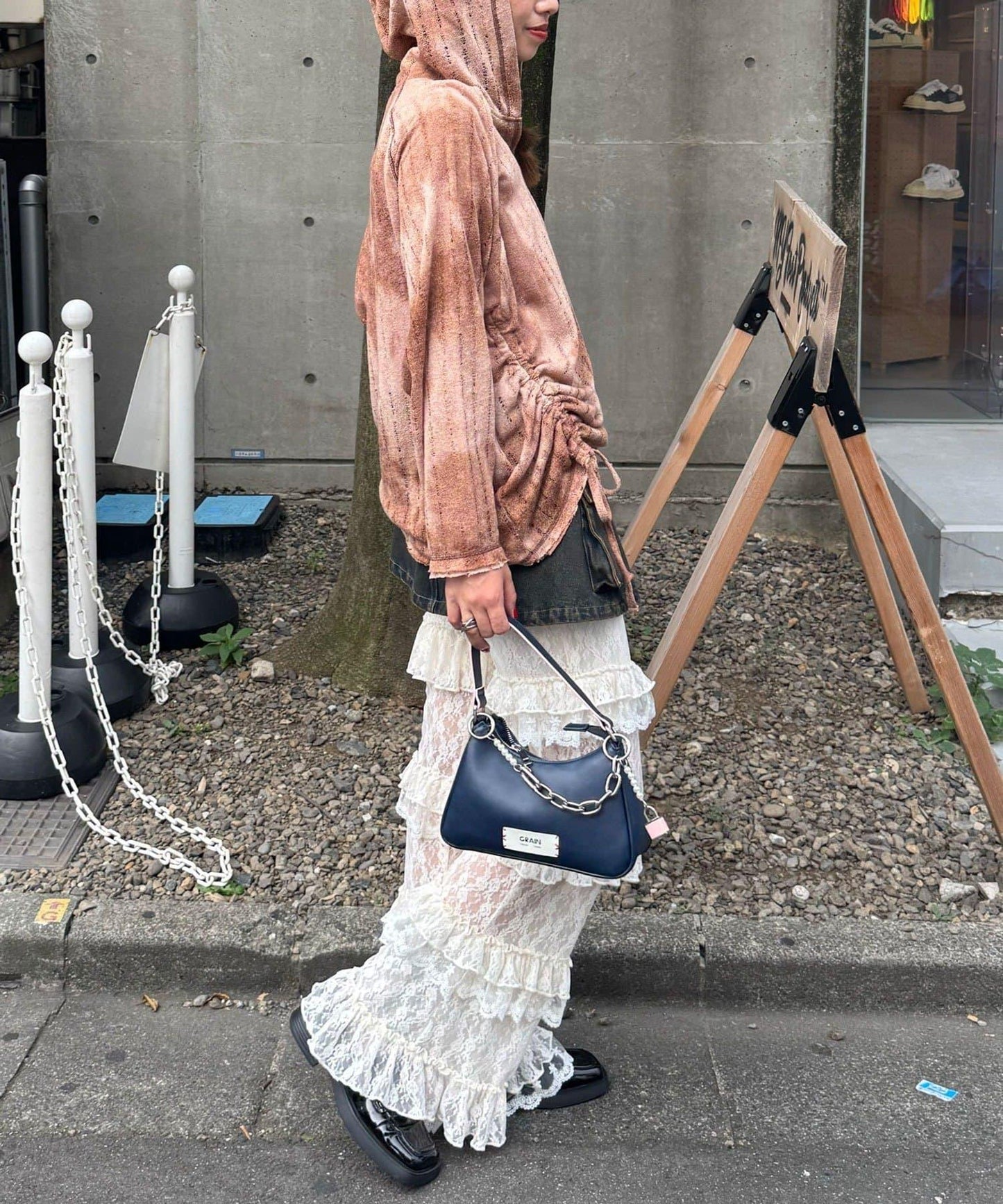 肩部開衩條紋印花連帽衫